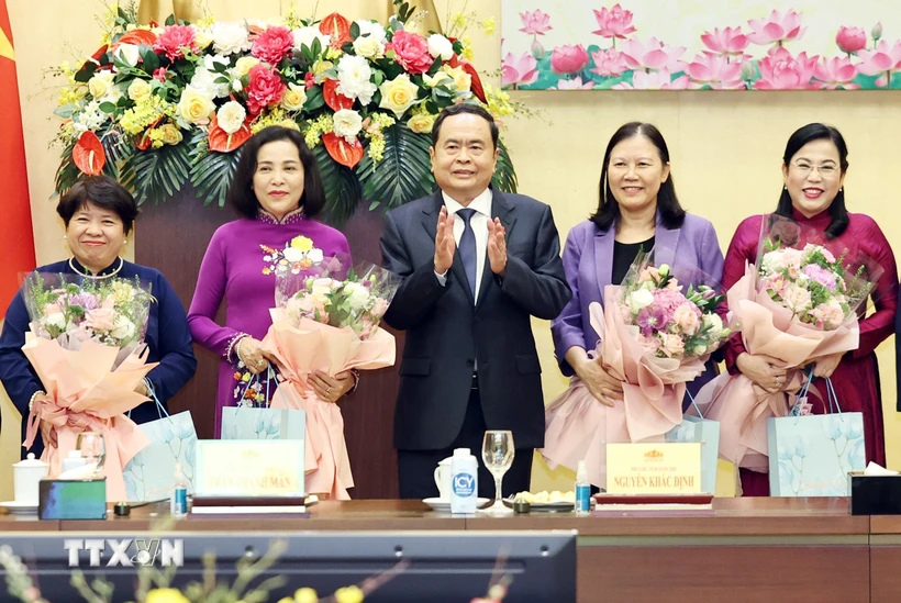 Le président de l AN salue les contributions des femmes députés