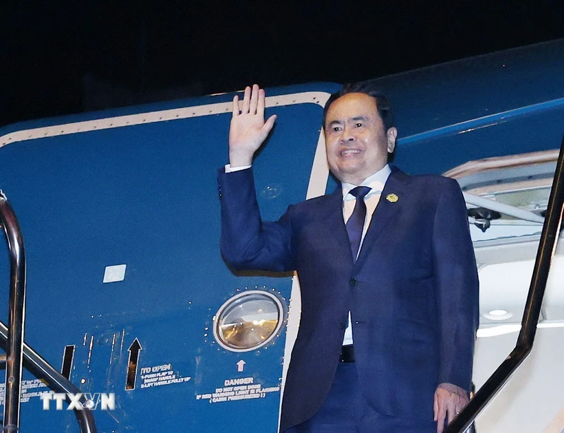Le président de l’AN termine avec succès sa visite officielle au Laos et sa participation à l AIPA-45
