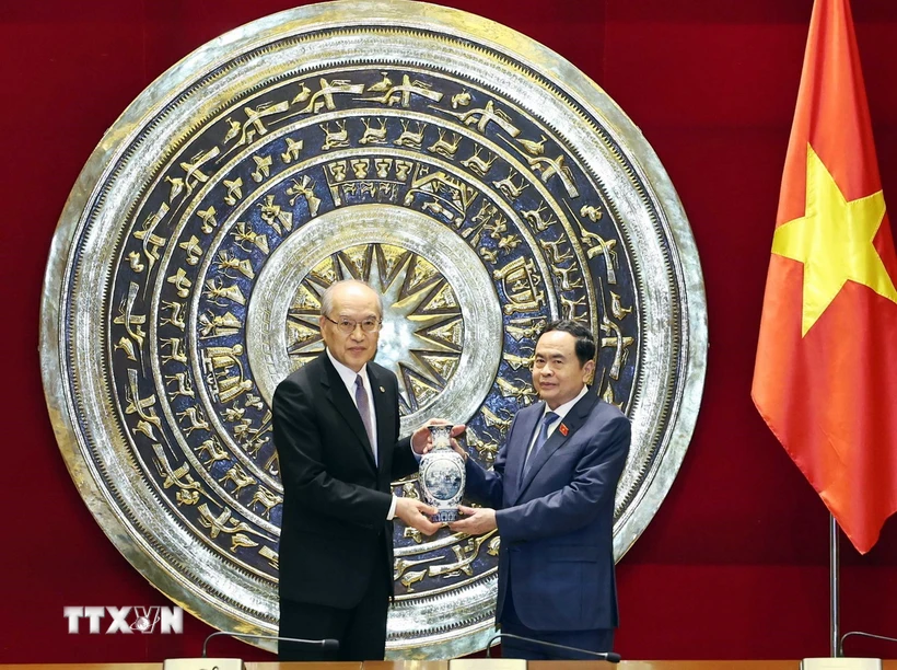 Le président de l AN reçoit le président de la Cour populaire suprême chinoise