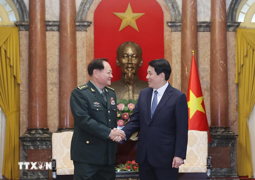 Le président de l État reçoit le vice-président de la Commission militaire centrale de Chine