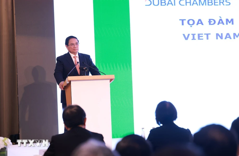 Le PM Pham Minh Chinh plaide pour un renforcement des liens économiques entre le Vietnam et les EAU