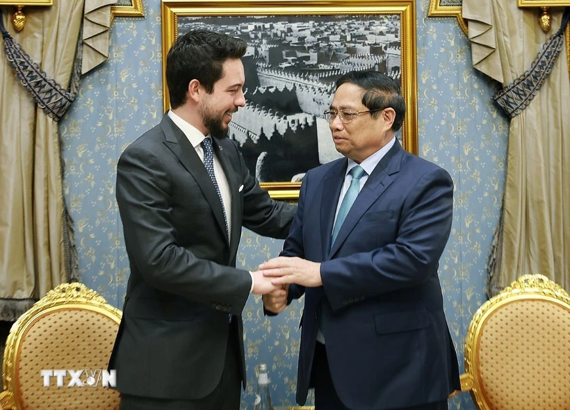 Le Premier ministre Pham Minh Chinh reçoit le prince héritier du Royaume de Jordanie