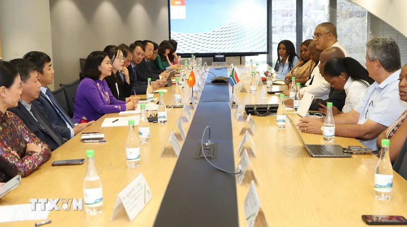 Promouvoir les potentiels de coopération entre Hanoï et les localités sud-africaines