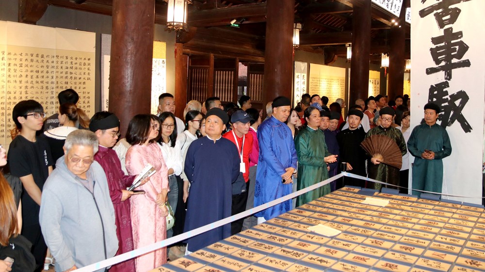 Exposition de calligraphies Parfums de Thang Long