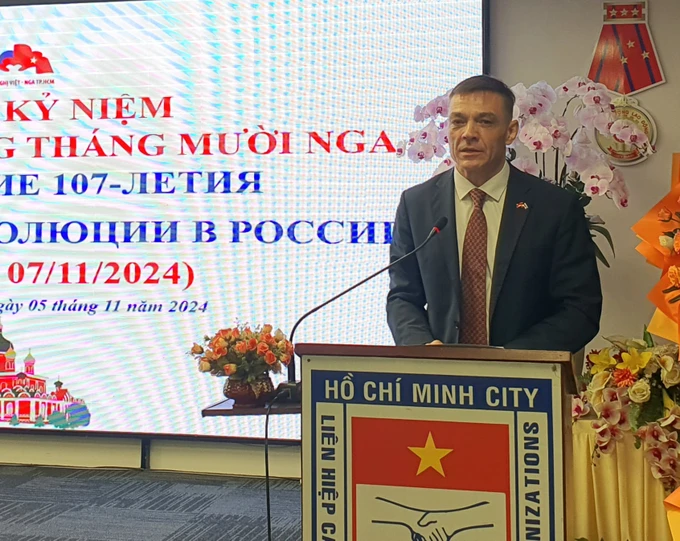 Célébration du 107e anniversaire de la Révolution d Octobre russe à Hô Chi Minh-Ville