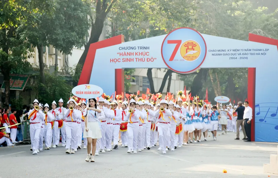 Environ 3 000 personnes au programme «Marches des élèves de la capitale»