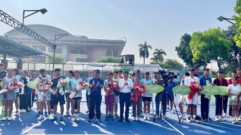 Ouverture d un tournoi international de tennis junior à Ninh Binh