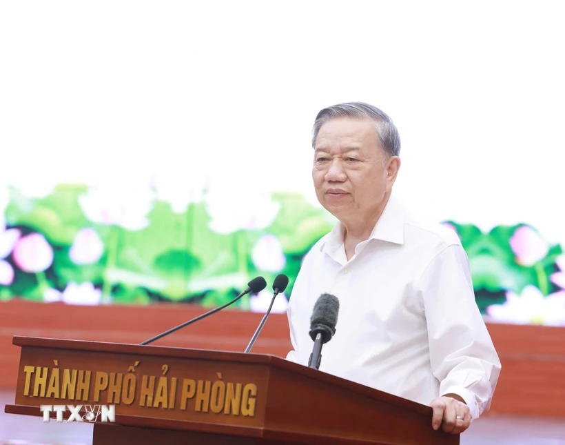 Le leader du PCV souligne l importance stratégique de la ville portuaire de Hai Phong