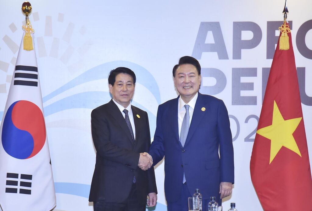 Le président Luong Cuong rencontre le président sud-coréen