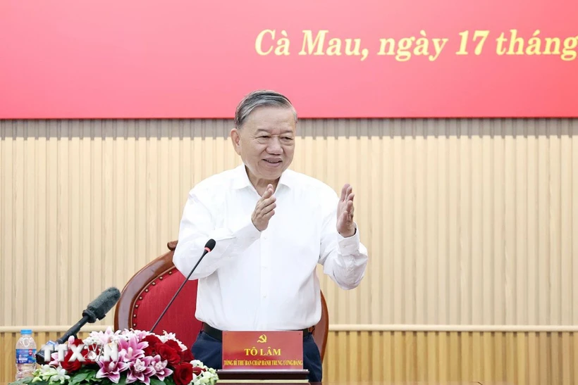 Le secrétaire général To Lam travaille avec la Permanence du Comité provincial du Parti de Ca Mau