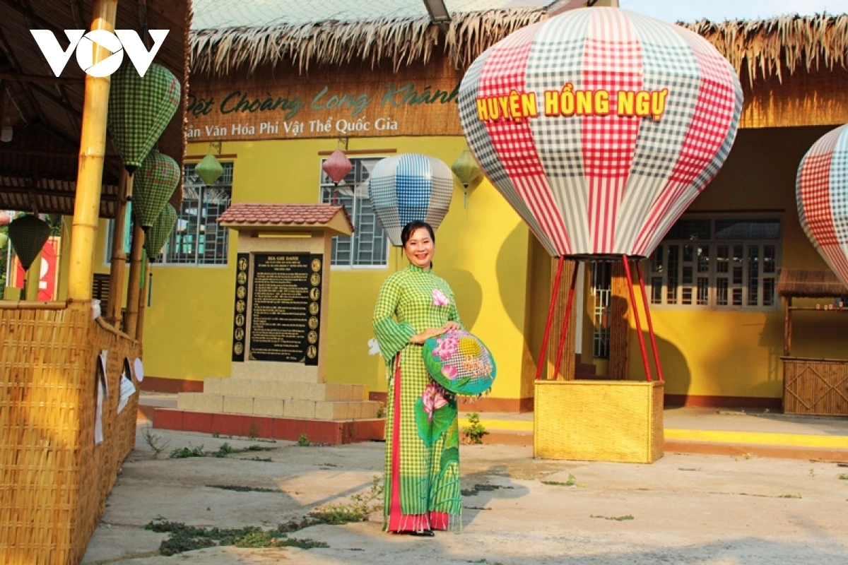 Un village artisanal centenaire de Dong Thap attire les visiteurs
