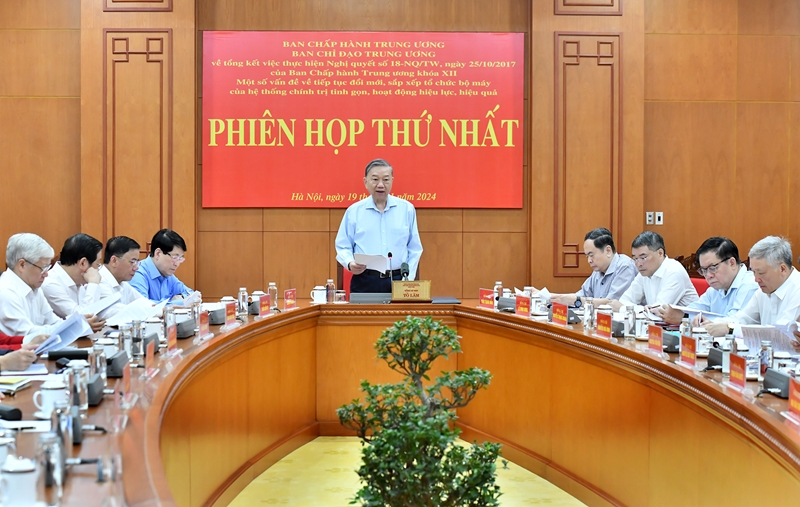 Le secrétaire général To Lam préside une réunion sur la résolution n°18-NQ TW du 25 octobre 2017