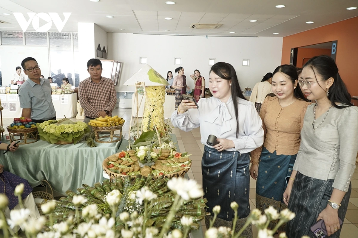 Présentation de la culture vietnamienne au Laos