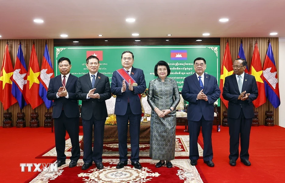 Le président de l Assemblée nationale Tran Thanh Man à l’honneur au Cambodge