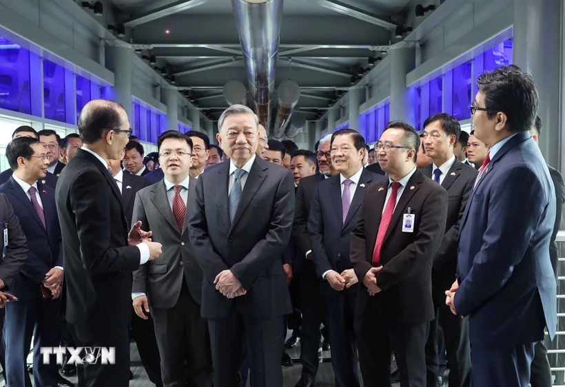 Le secrétaire général du PCV rend visite au groupe malaisien Petronas