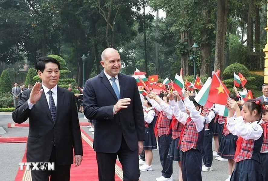 Cérémonie d’accueil officielle en l’honneur du président bulgare Rumen Radev