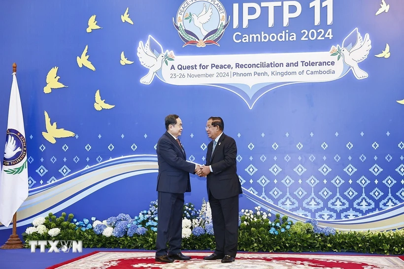 Le président de l’AN vietnamienne rend une visite de courtoisie aux dirigeants cambodgiens