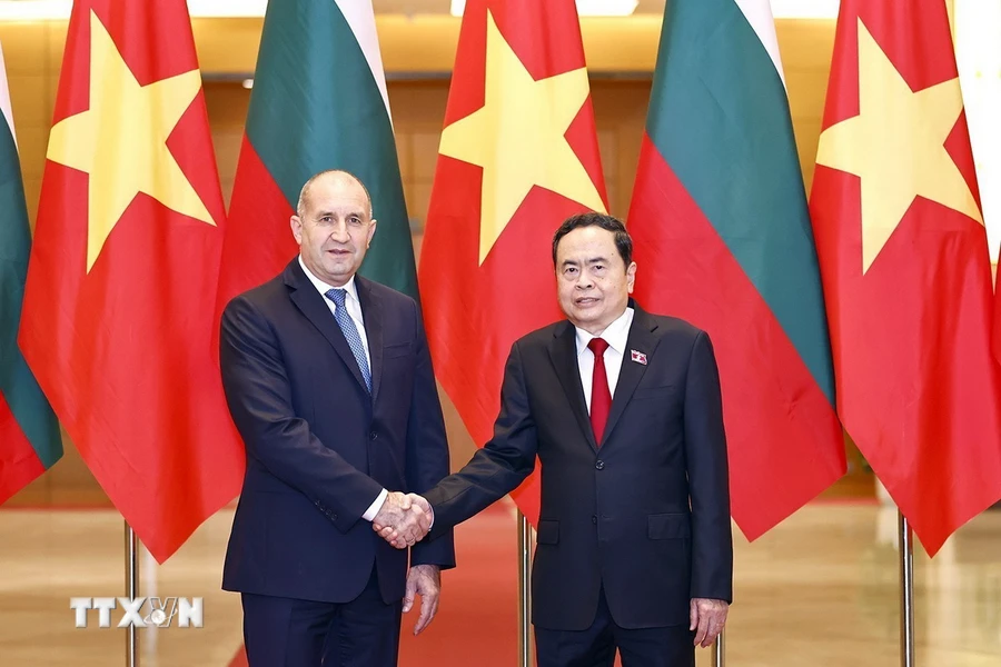 Entrevue entre le président de l’AN Tran Thanh Man et le président bulgare Roumen Radev