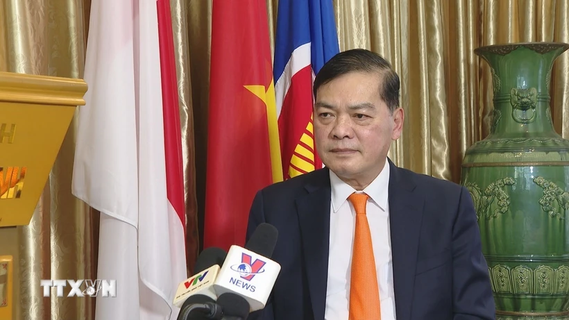 Le Vietnam et Singapour promeuvent des relations diplomatiques parlementaires