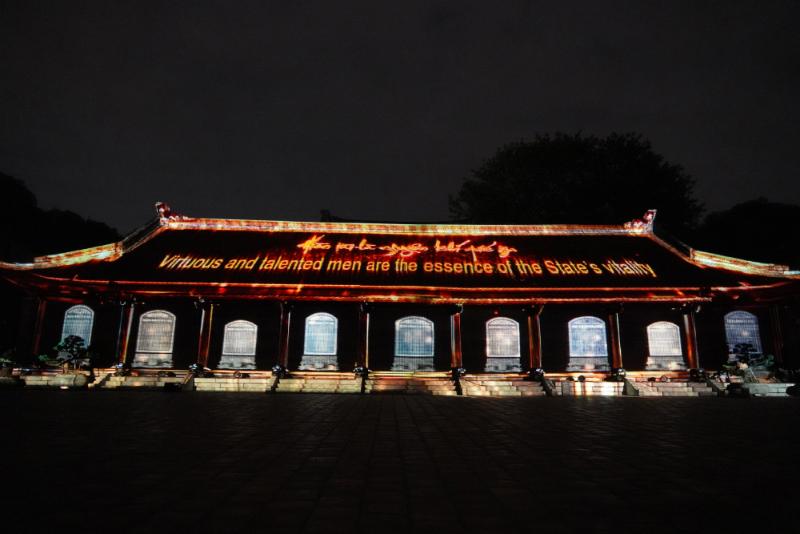 Les stèles s animent un spectacle féérique au Temple de la Littérature