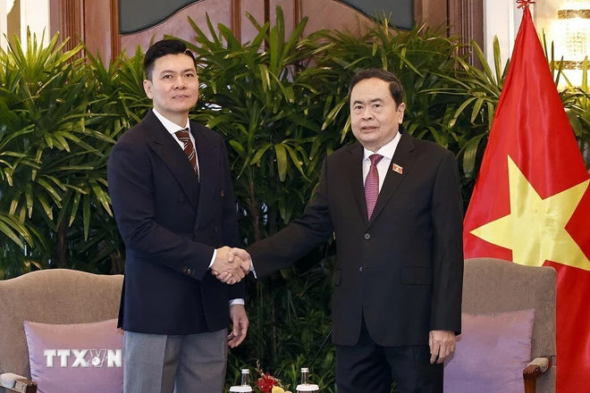 Le président de l’AN Tran Thanh Mân reçoit le dirigeant du groupe Sembcorp