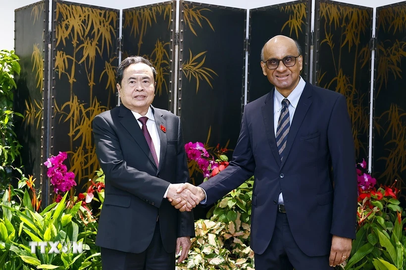 Entrevue entre le président de l’AN Tran Thanh Man et le président singapourien Tharman Shanmugaratnam