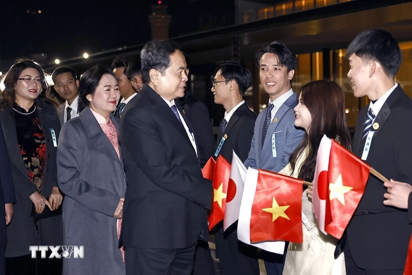 Le président de l AN Tran Thanh Man et son épouse entament une visite officielle au Japon