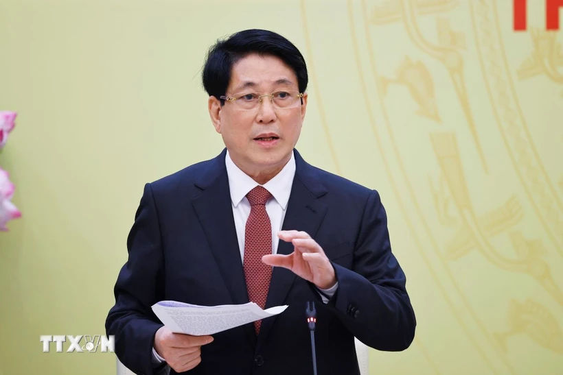 Le président de la République souligne les tâches clés pour le ministère de la Sécurité publique