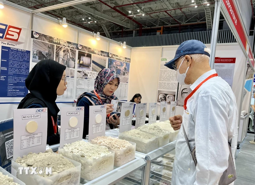 Plus de 300 entreprises au salon ASEAN Ceramics  Stone 2024