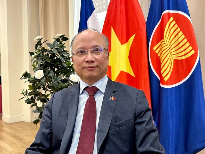 Les relations Vietnam-France atteindront de nouveaux sommets en 2024, selon l ambassadeur