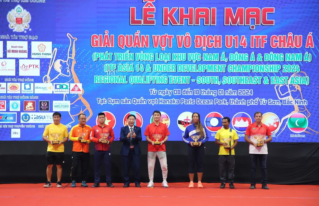 Ouverture du Championnat de tennis de la Fédération internationale de tennis à Bac Ninh