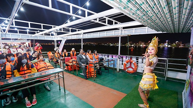 Sun Fest街头游行活动开启岘港精彩夏天