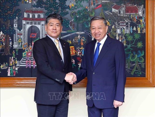 越南公安部部长苏林大将会见日本法务大臣古川祯久
