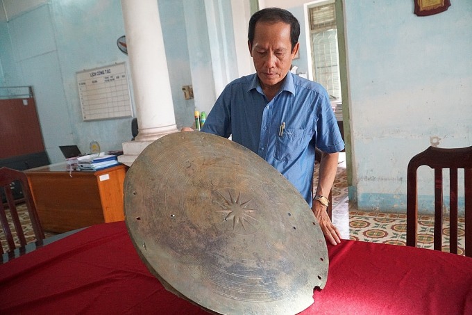 同塔省发现距今约2000-2300年的东山铜鼓