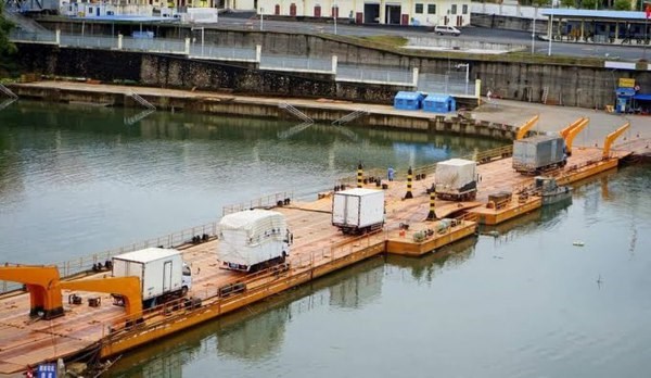 越南新鲜荔枝首次从广宁省芒街口岸出口到中国