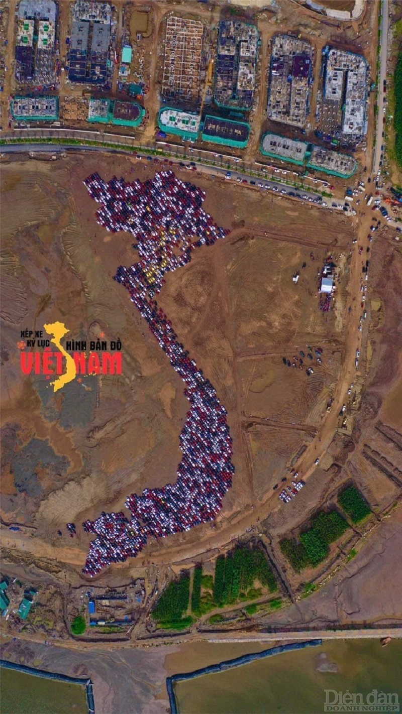 由1850辆汽车拼成的巨型地图创下越南纪录