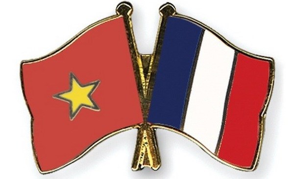 越南领导人向法国领导人致国庆贺电