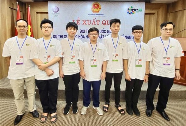 越南队5名学生在2022年国际物理奥林匹克全部获奖