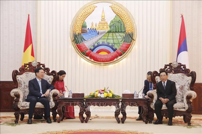 越共中央书记处常务书记武文赏对老挝进行工作访问