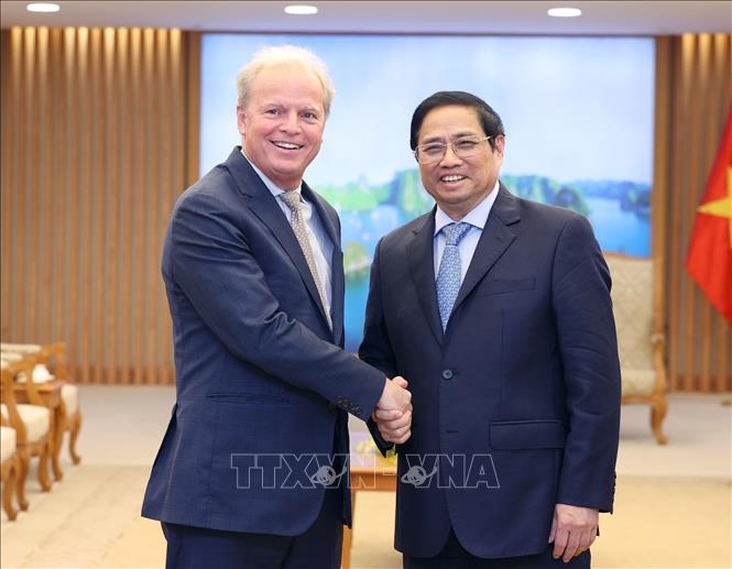 范明正总理会见世行首席执行官阿克塞尔•冯•托森伯格