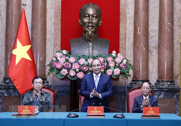 国家主席阮春福：推广前青年冲锋队典范队员的光辉事迹