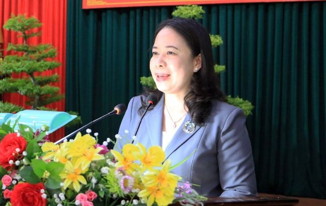 越南党和国家领导人出席各地方的荣军烈士日纪念活动