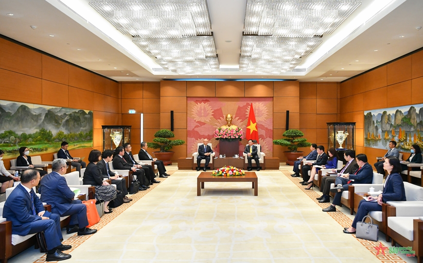 越南国会主席王廷惠会见日越议员友好联盟特别顾问武部勤