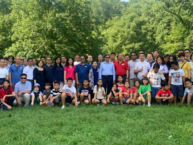 越老建交60周年：越老两国驻美国大使馆举行友好交流会