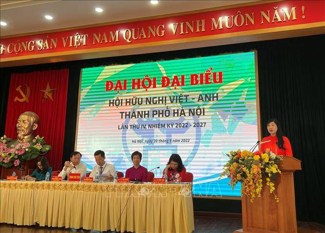 促进越南与英国在各领域的合作交流