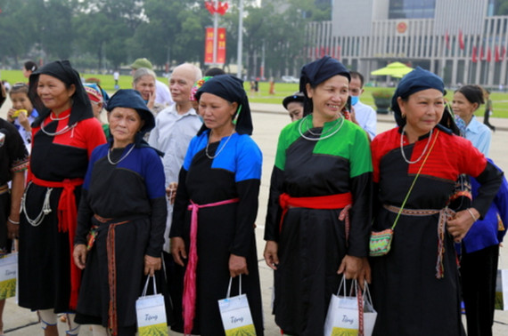 九二国庆：近2 9万人次入陵瞻仰胡志明主席遗容