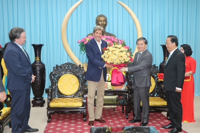 美国总统气候变化问题特使访问槟椥省