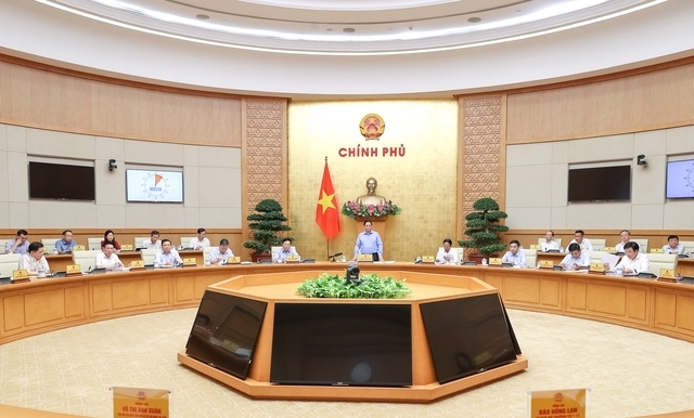 政府8月份例行会议：经济社会情况取得重要且较为全面的成果