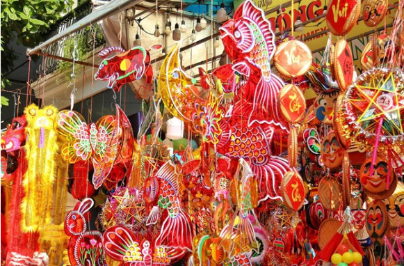 来河内古街区体验越南传统中秋氛围