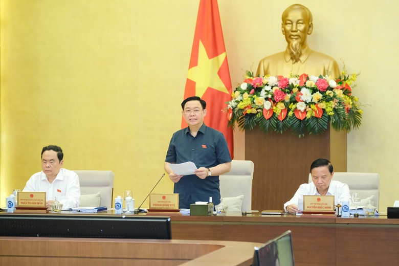 越南国会常委会第十五次会议在河内开幕